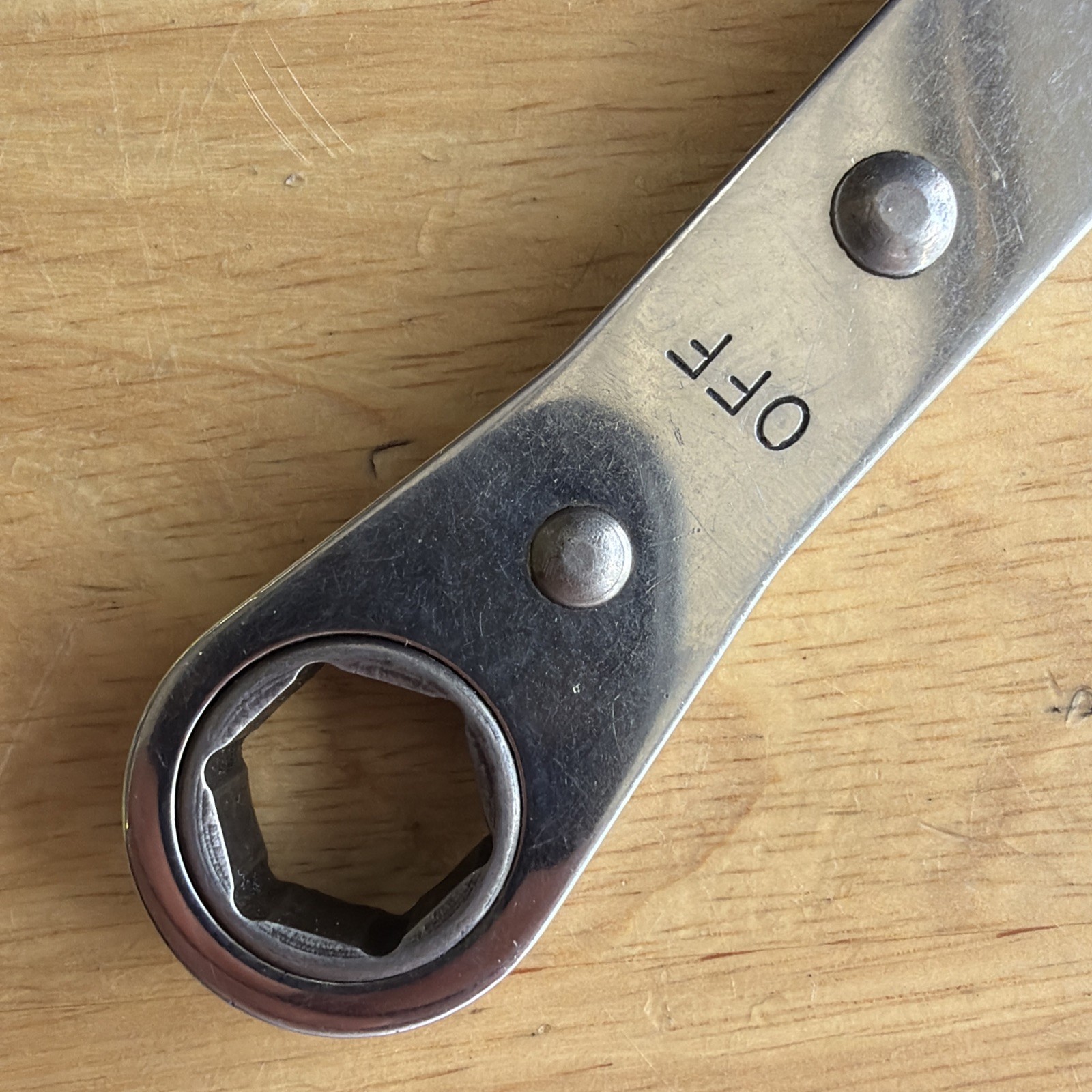 Snap On Tools 5/8″ x 11/16″ Ratcheting Box End Wrench 6 Point R2022S Vtg USA