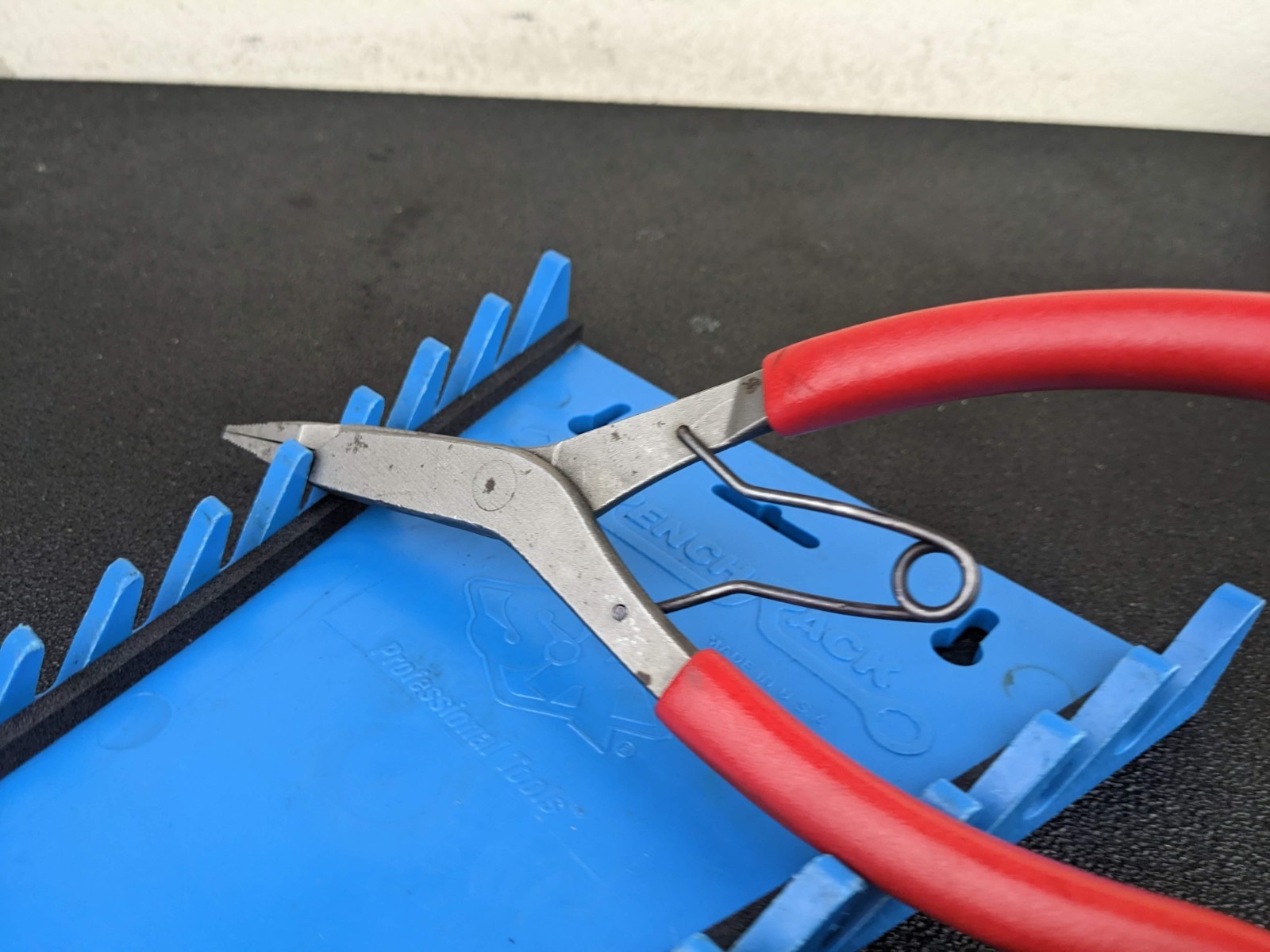 #bo468 Snap on Tools USA SRP2B RED High Leverage Snap Ring Pliers Spring Loaded
