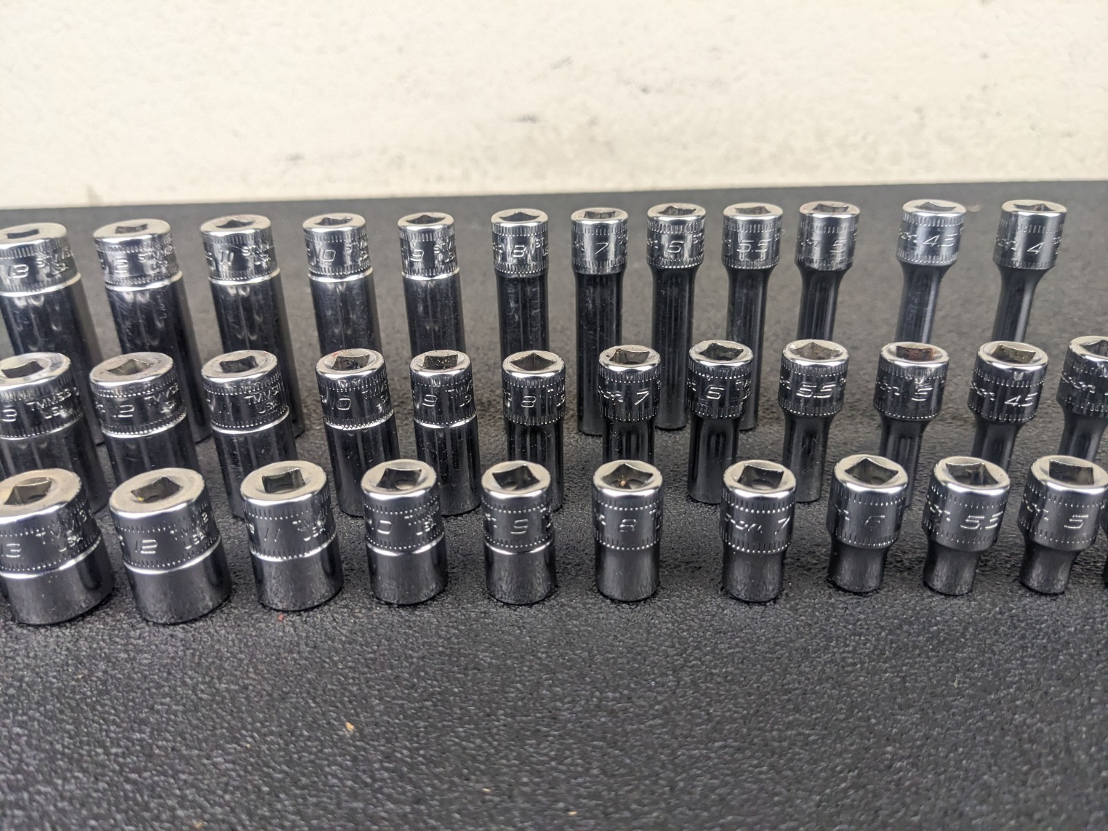 #bj243 Snap-On Tools 142STMMSYFR1 42pc 1/4″ Drive 6-Point Metric Foam Socket Set