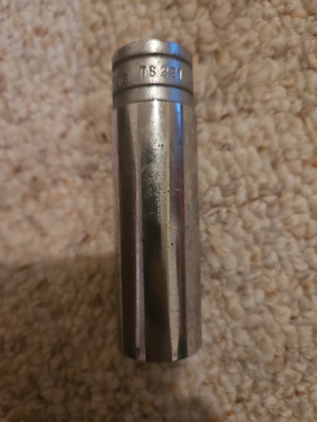 Snap-on Tools USA TS221 11/16″ 1/2” Drive SAE 6 Point Deep Well Chrome Socket