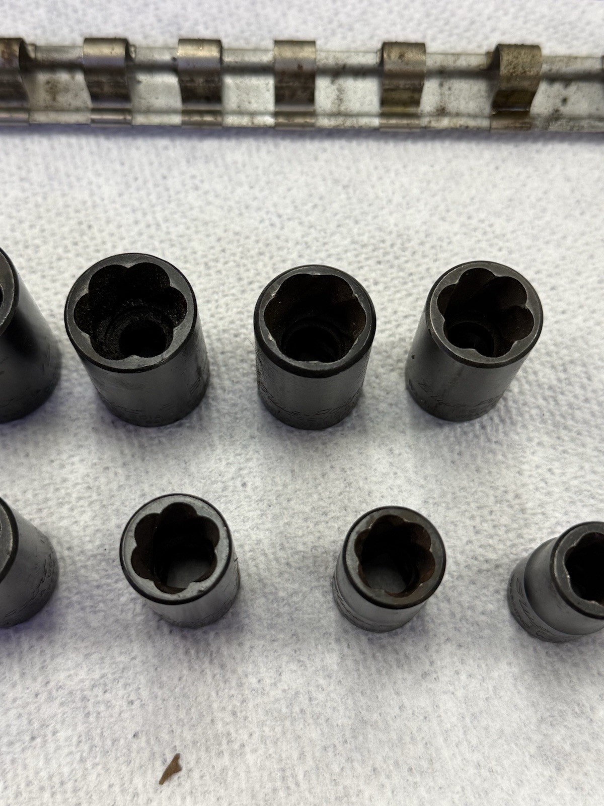 BLUE POINT TFSY SERIES 13 PC 3/8 Dr. Metric/SAE Shallow Twist Impact Socket Set
