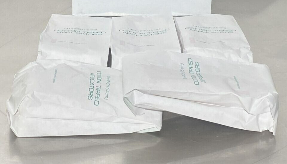 VWR 89031-272 Critical Swab, Large Cotton Head, Wood Handle, 6″ (500/PK)