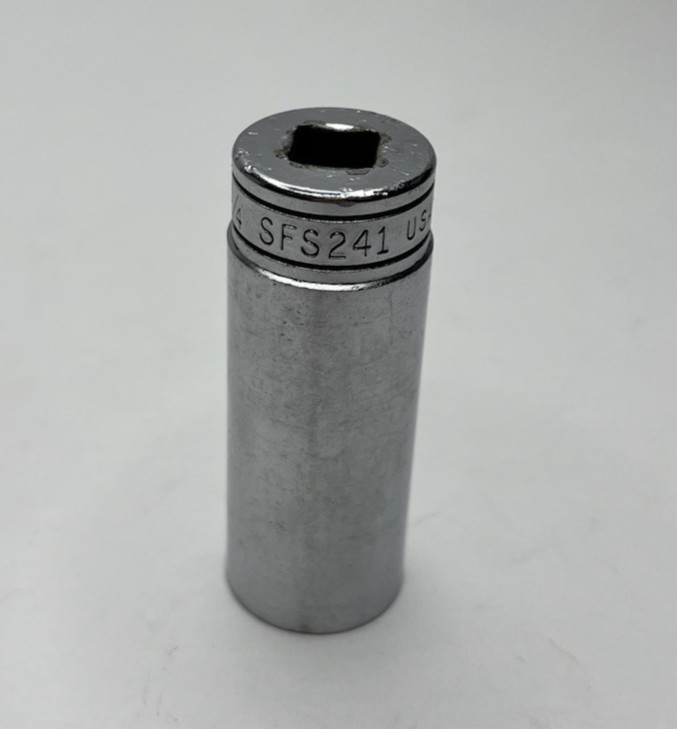 Snap-on Tools USA 3/8″ Drive 3/4″ 6pt Chrome Socket SFS-241 2-5/8″ Deep Well
