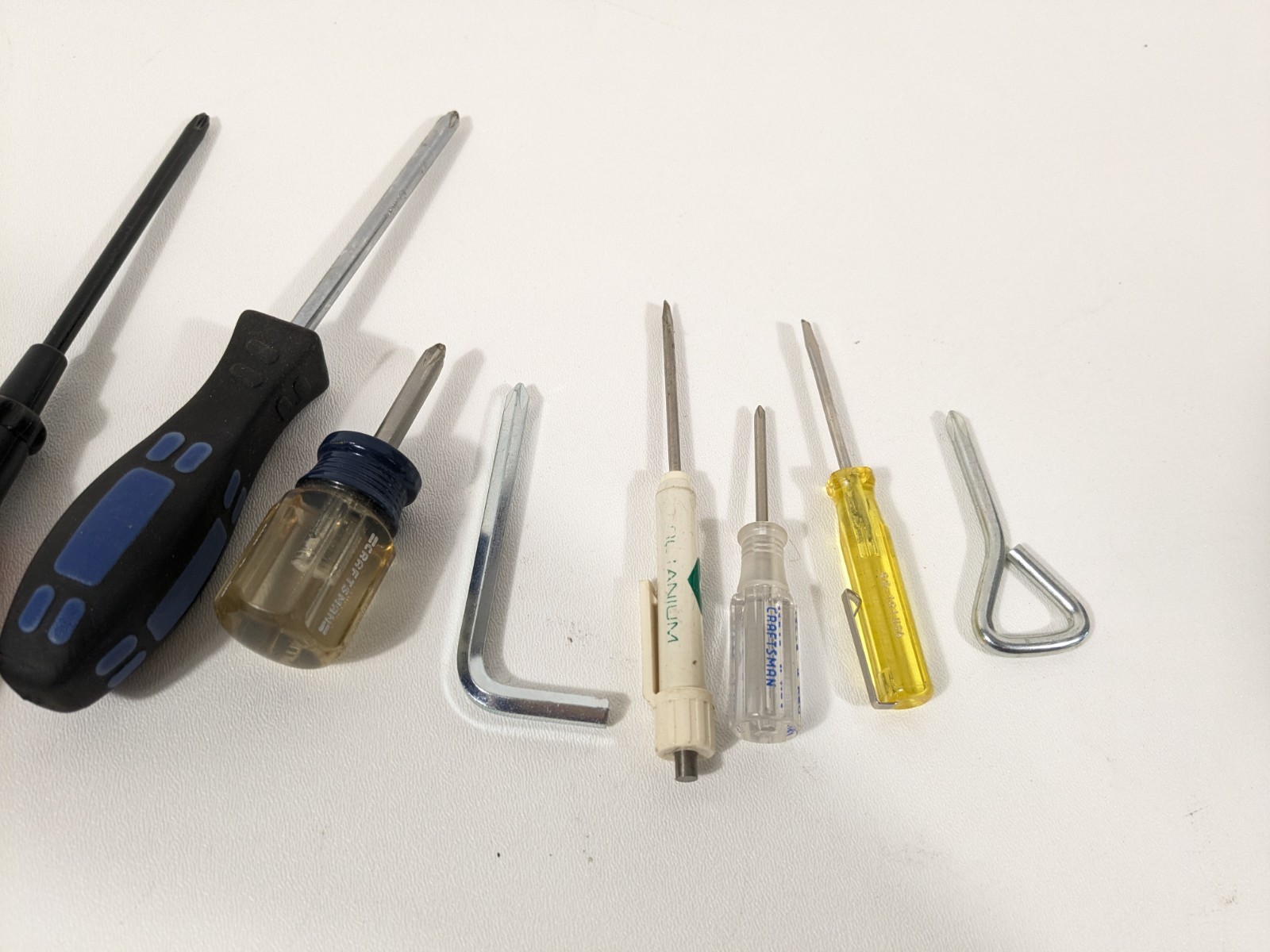 Lot of 8 VTG Mixed Phillips Flat Head Screwdrivers Various Sizes Hardware Tools