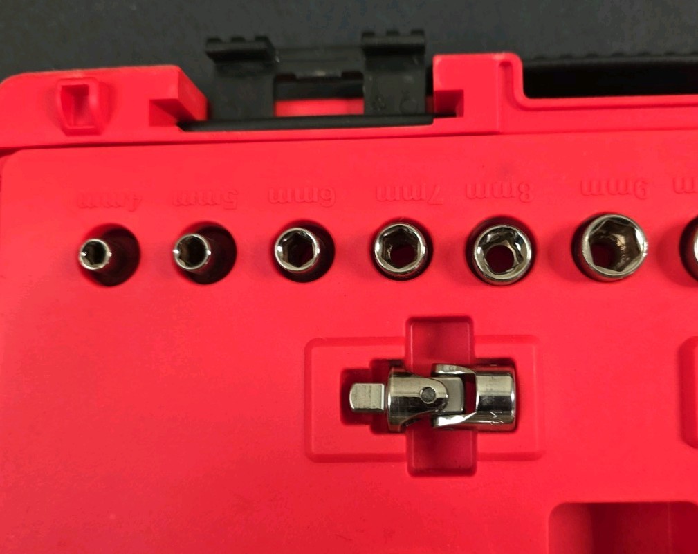 Craftsman 24 PC 3/8 In Drive Metric SAE 6 Pnt Socket Set With Case Complete New