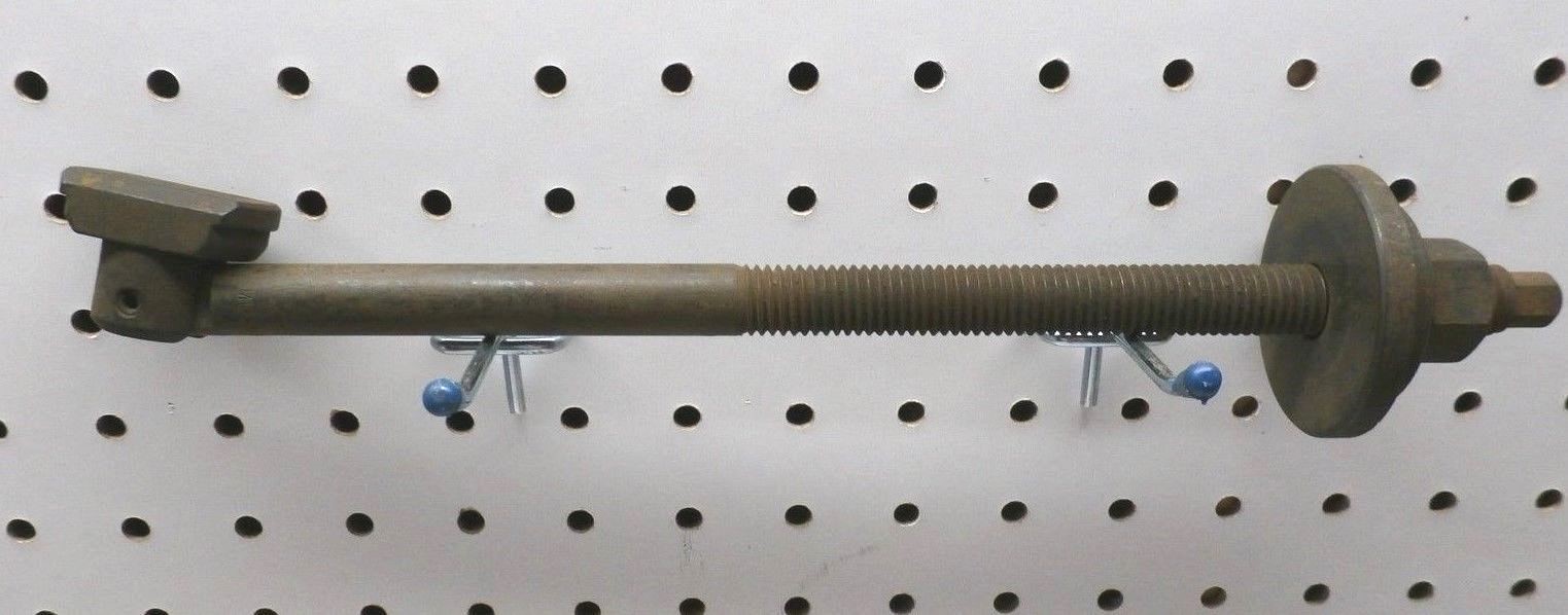 MD998283 -1 Colt Arrow Puller, Right Left Counterbalance Shaft Rear Bushings `