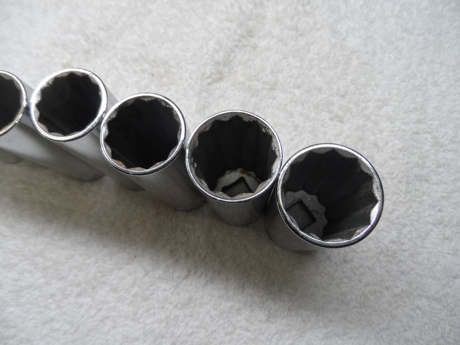 Craftsman 1/2″ Drive SAE Deep Socket Set, USA, 12pt – 9 pcs (1/2″ to 1″) -V- -G-