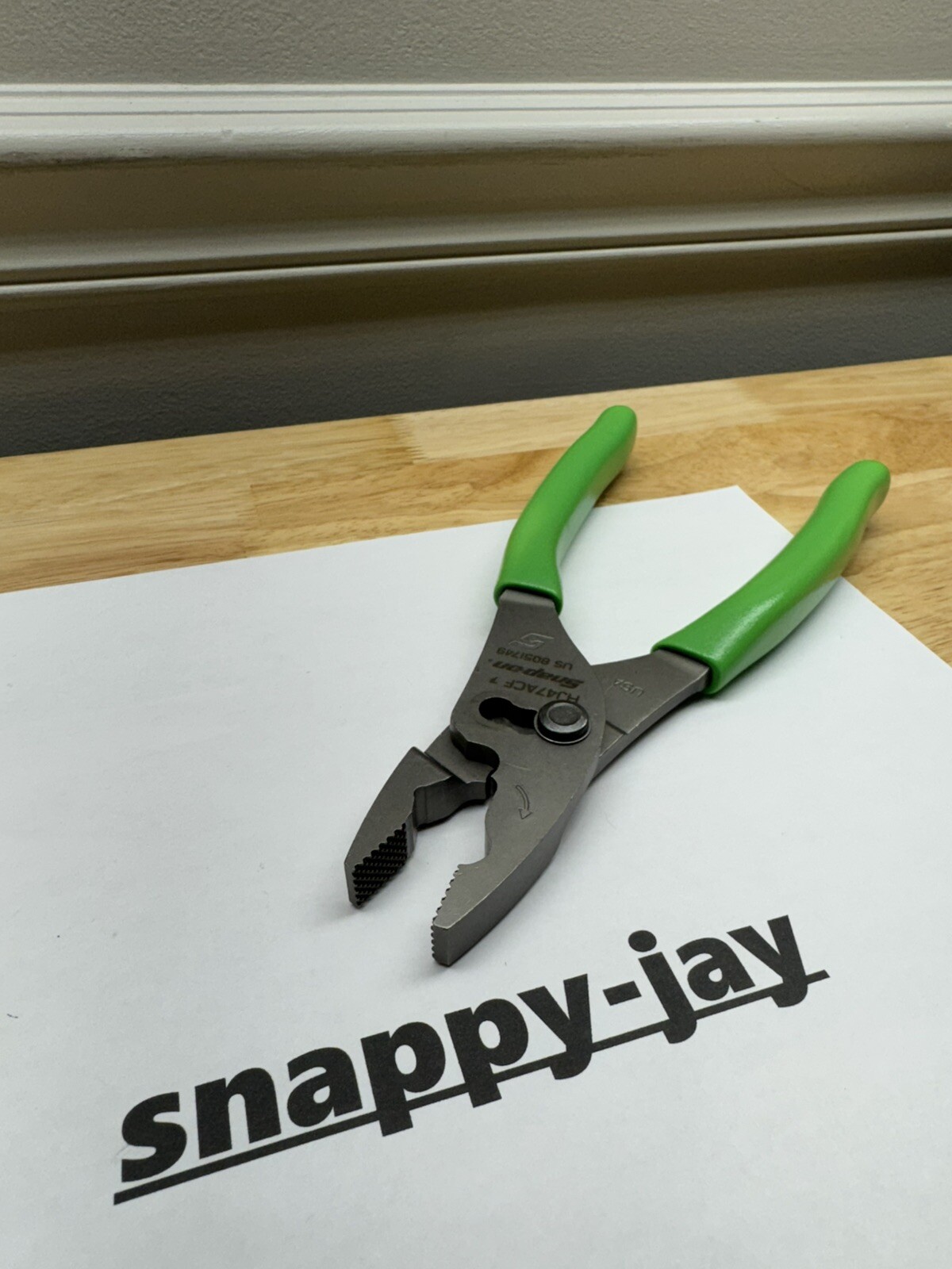 Snap-on Tools USA NEW STYLE GREEN Soft Grip 8″ Flank Jaw Pliers HJ47ACFG