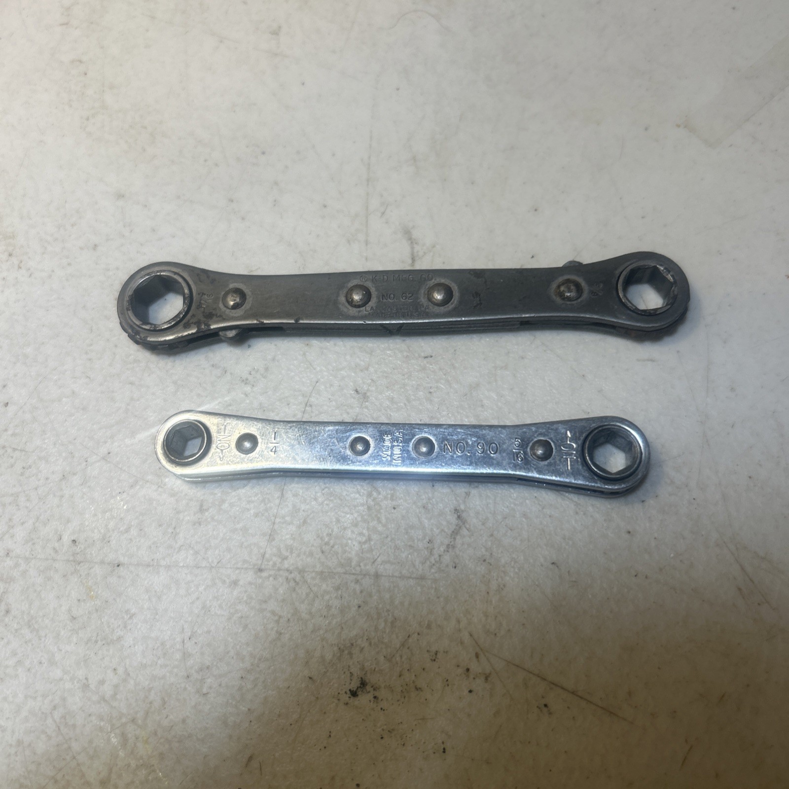 K-D 3/8″ x 7/16″ Ratcheting Box Wrench 6pt No.62 Plus Extra 1/4” x 5/16” No.90