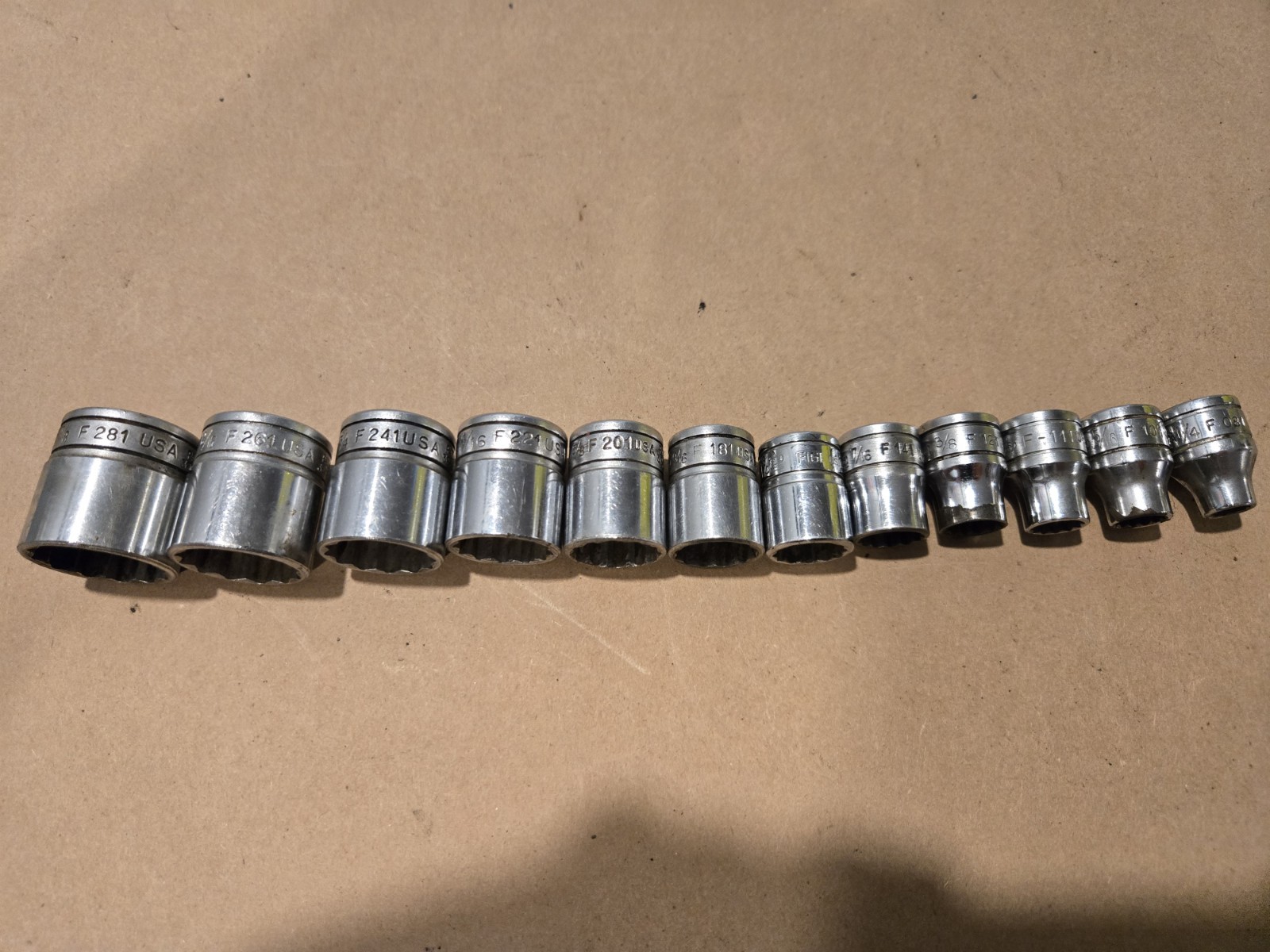 Snap On 3/8″ Drive 1/4″-7/8″ 12PT SAE Shallow Chrome Sockets With Rack USA