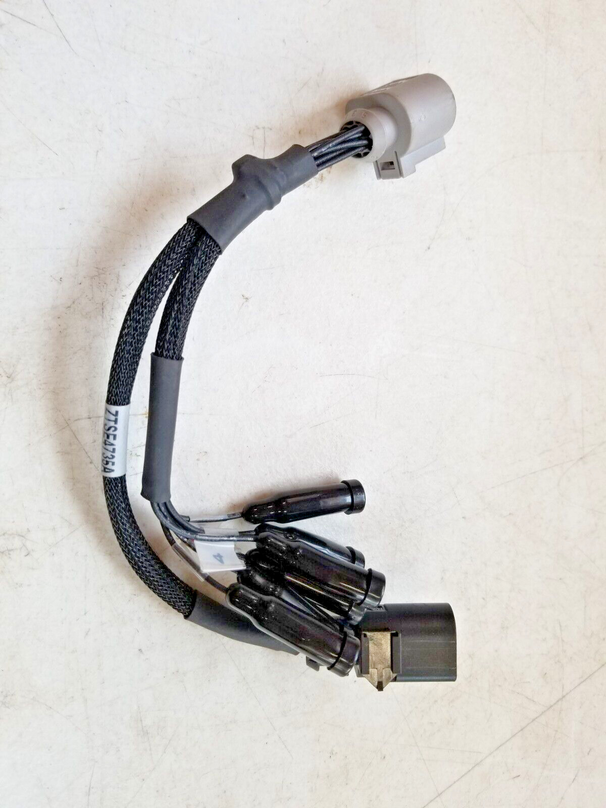 * Navistar ZTSE4735A Exhaust Lambda Sensor & V8 EGR Breakout Harness