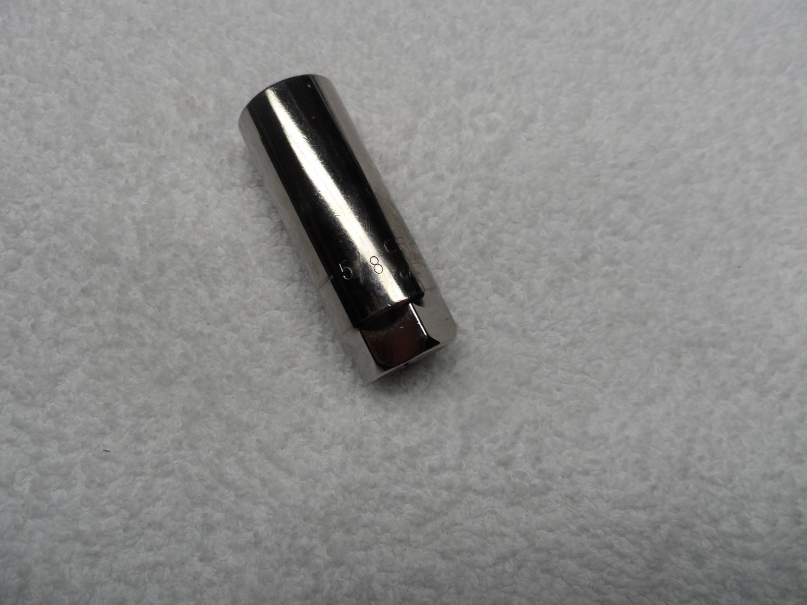 Craftsman 3/8″ Drive Spark Plug Socket, size 5/8″, made in USA – Part # 43324