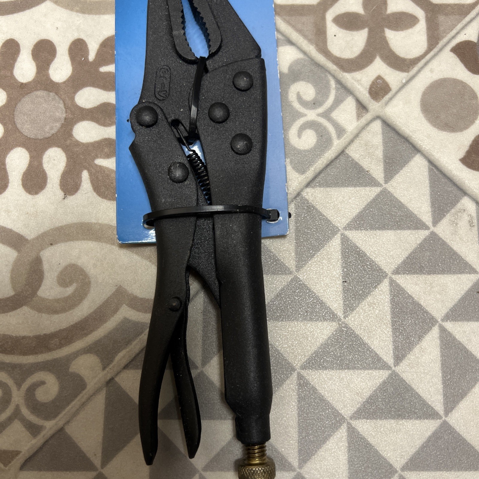 Halfords Self Grip Long Nose Pliers. 220mm long. 70mm Jaw Opening. Adj screw.