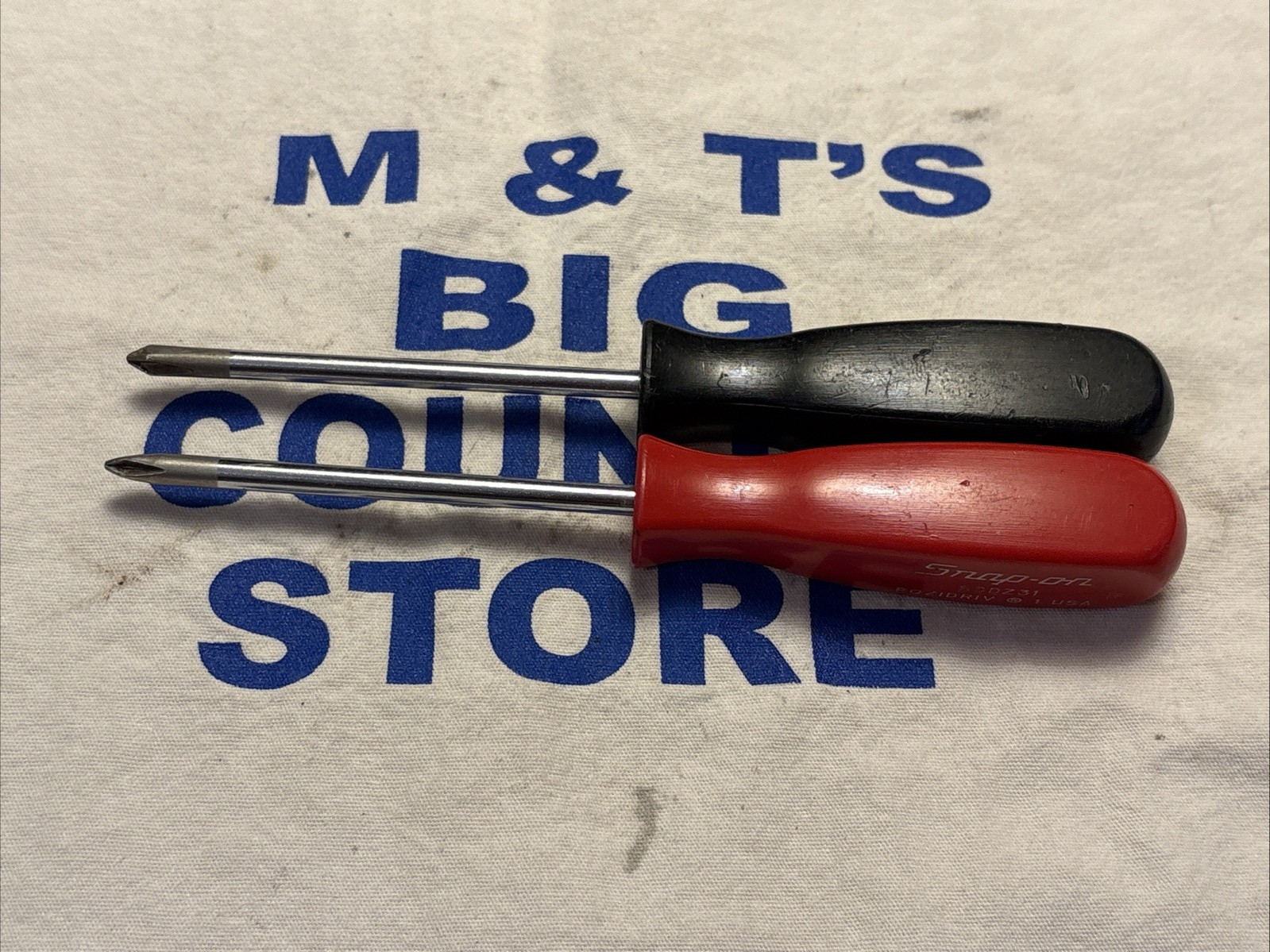 Snap-on Tools USA 2pc 6″ Screwdrivers Both Phillips SSDP31 & SSDZ31