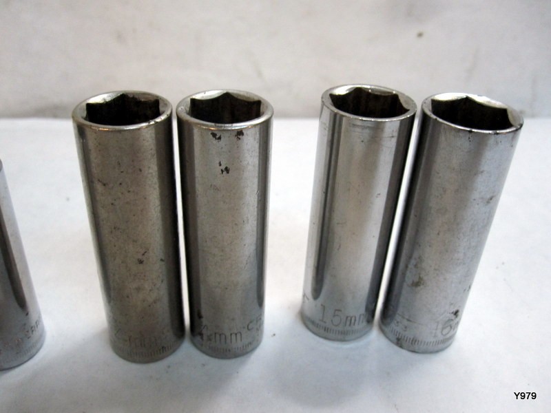CRAFTSMAN set of 12 sockets 6 point metric read description