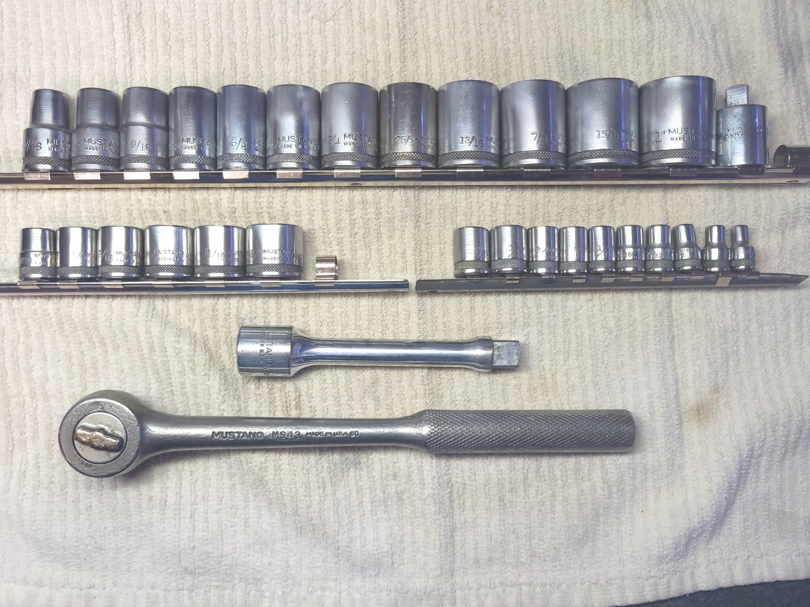 Huge Mustang New Britain Socket Set 1/2″ 3/8″ & 1/4″ Drive 31pc Buffed Nice!