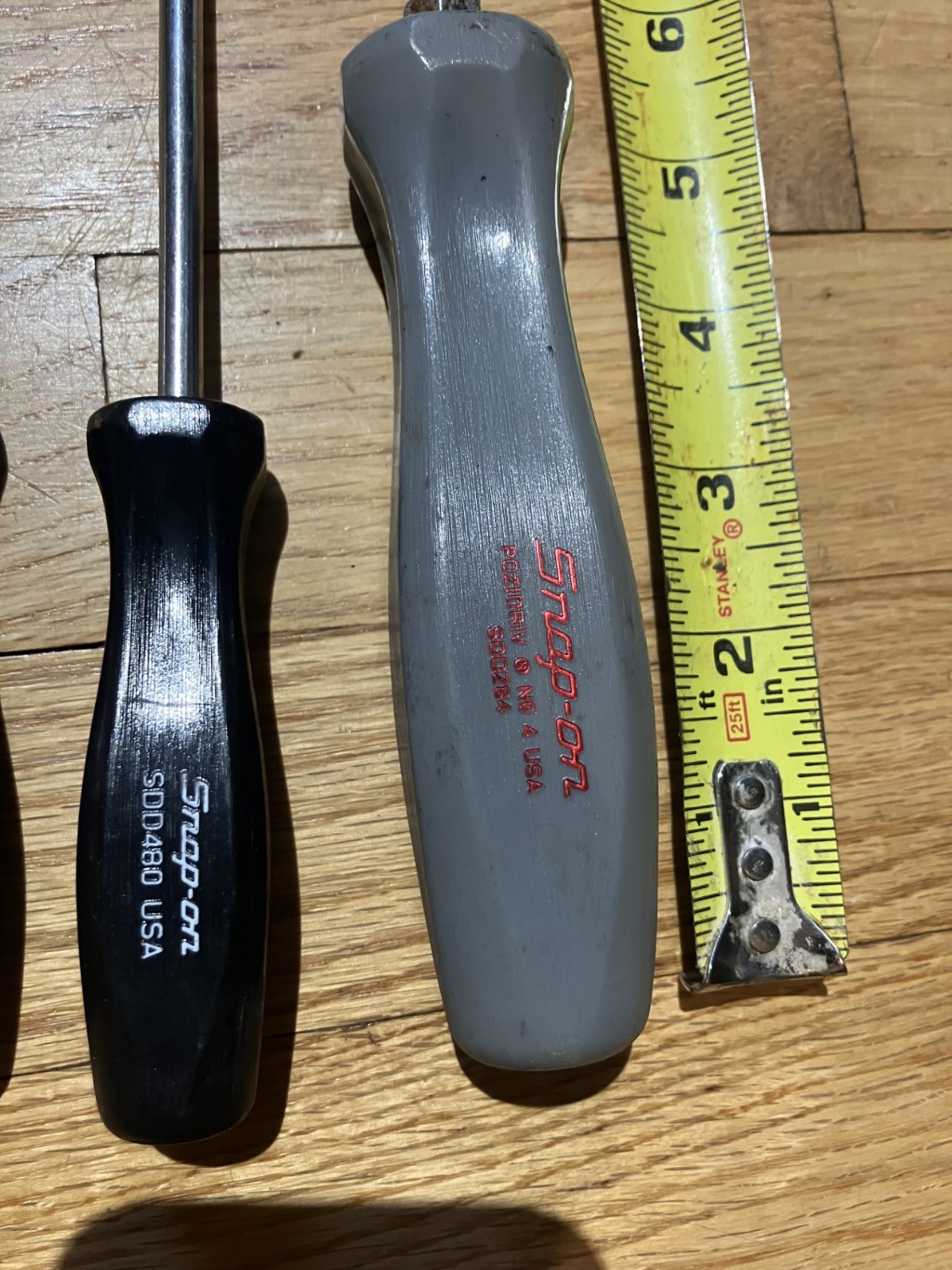 Lot of 6 Snap-On Screwdrivers (Various Colors/Sizes) Made in USA -w/Snap-On Tray