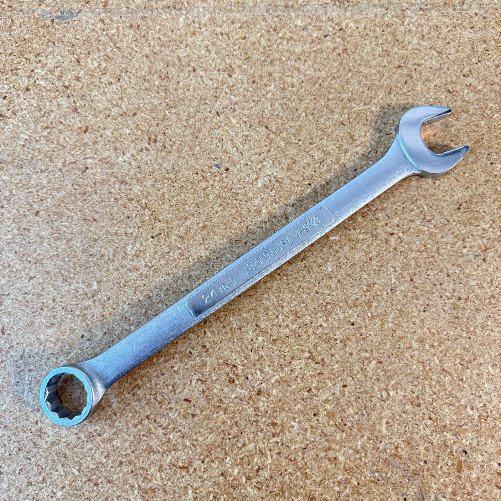 Craftsman Tools USA – 24mm 12 Point Combination Wrench Metric – V-42923