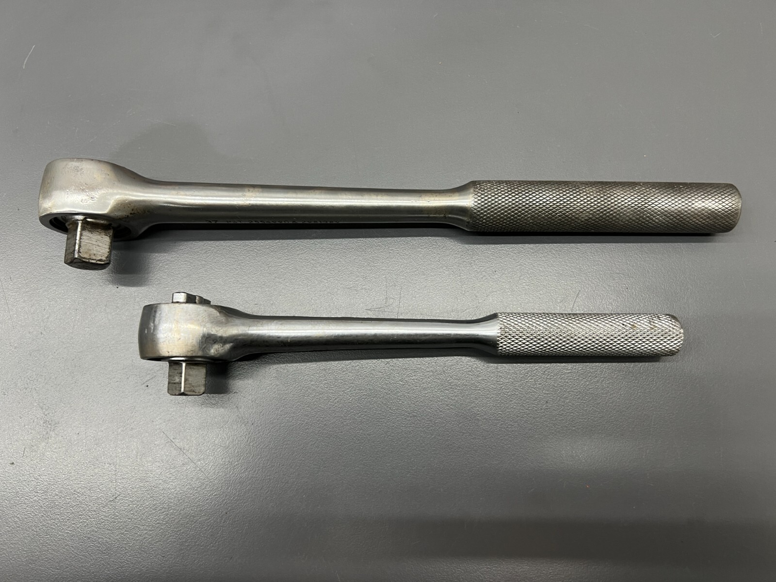 (X) VINTAGE HUSKY CB 43 & CS 43 1/2″ & 3/8″ DRIVE RATCHET SET JUST SVCD VGC USA