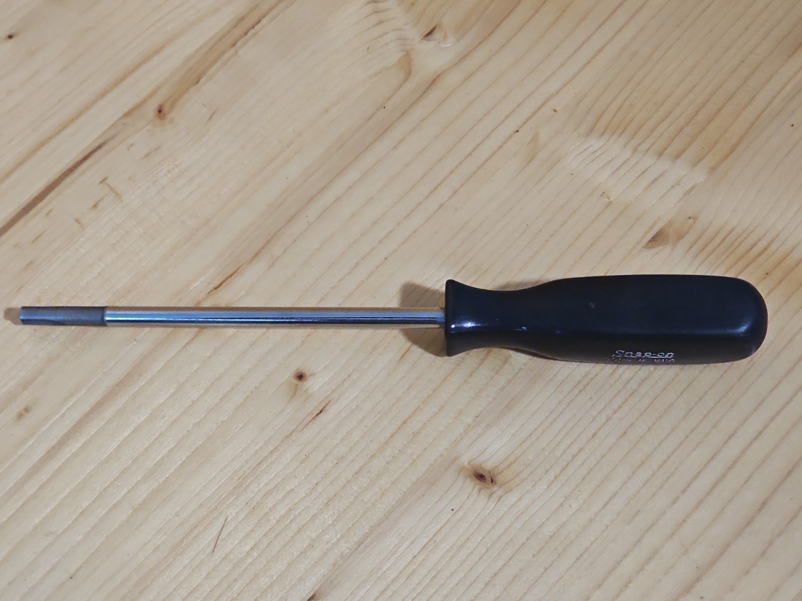 Snap-on Tools SSDC-8 1/4″ Clutch Tip Black Hard Handle Driver Screwdriver USA