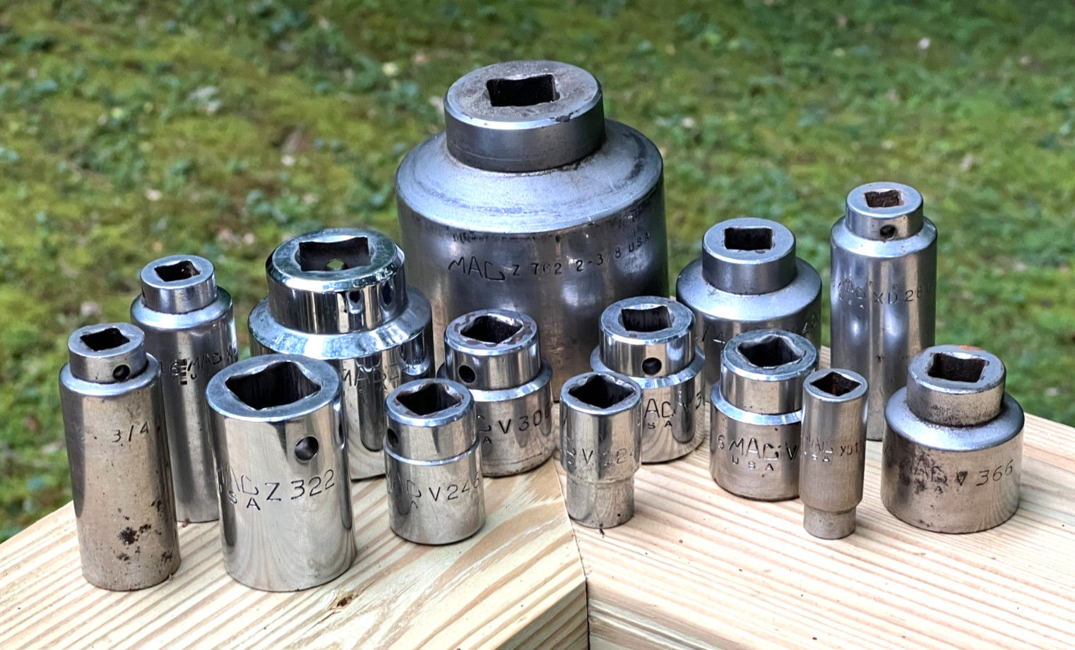 Lot of Vintage Mac Sockets with Weatherhead Set of 7 In Original Metal Case