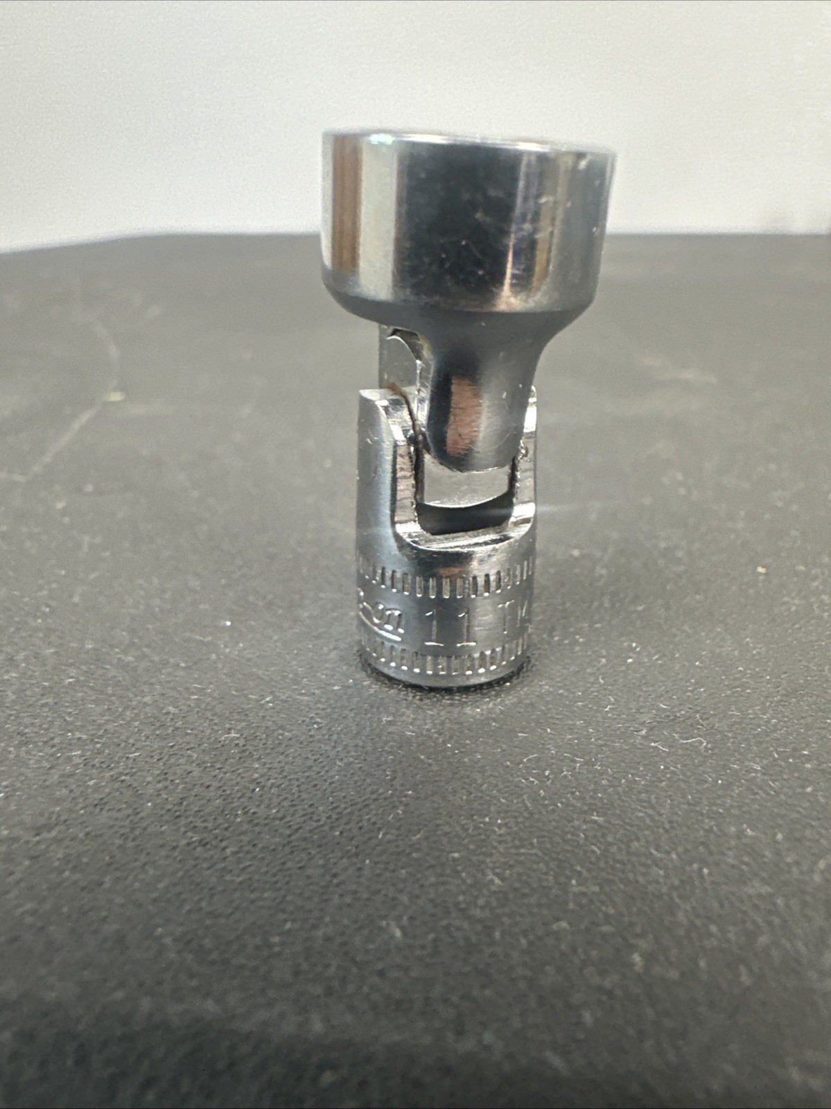 Snap On 1/4″ Drive Metric Universal Swivel Wobble Socket 11MM TMUM11 12Pt Drive