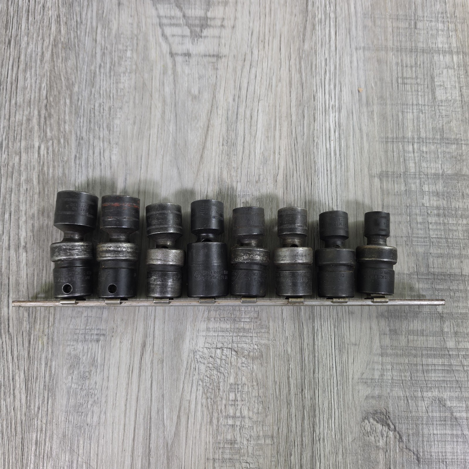 Snap On 3/8 Drive 8-Piece Metric Set 10-18 mm Impact Swivel Socket Set Used