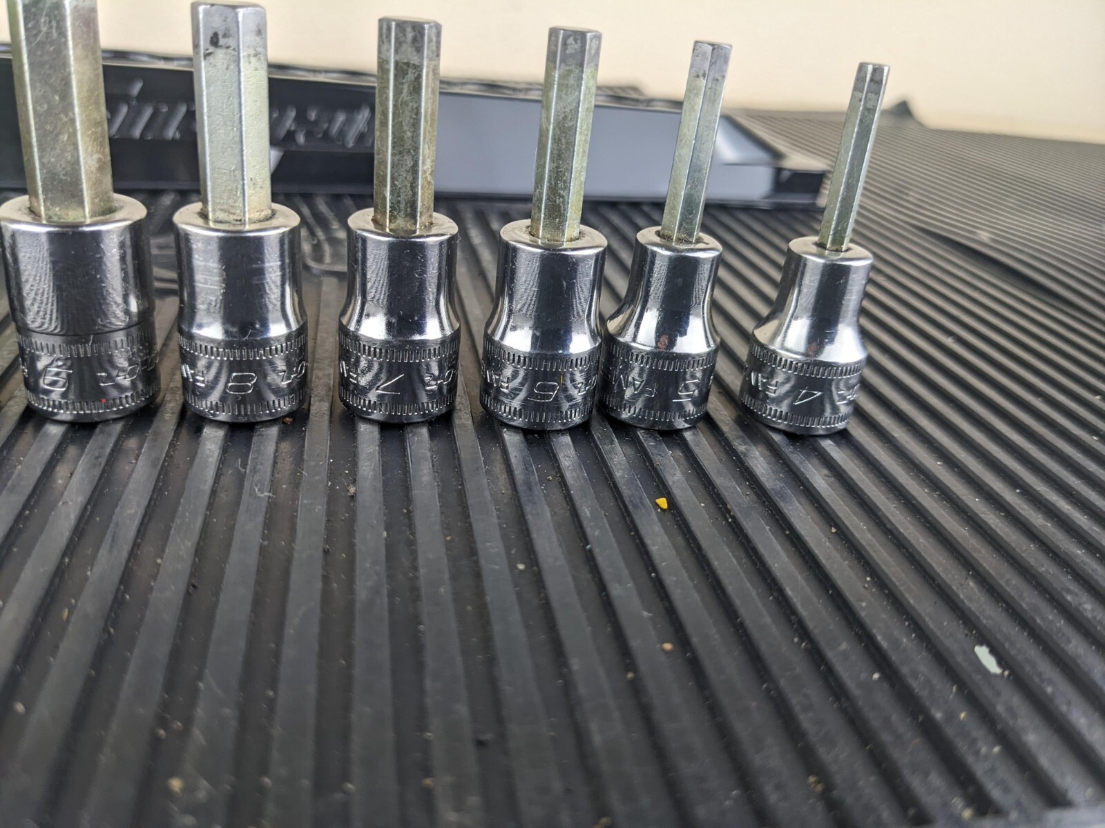 #aq913 Snap-On 10-Piece 3/8″ Metric Hex Bit Socket Set Fam series 4mm-14mm