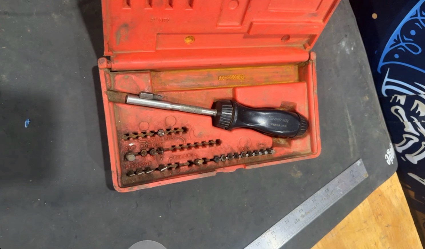 Snap On Ratcheting Screwdriver With Bits And Snap On Case Make Offer !