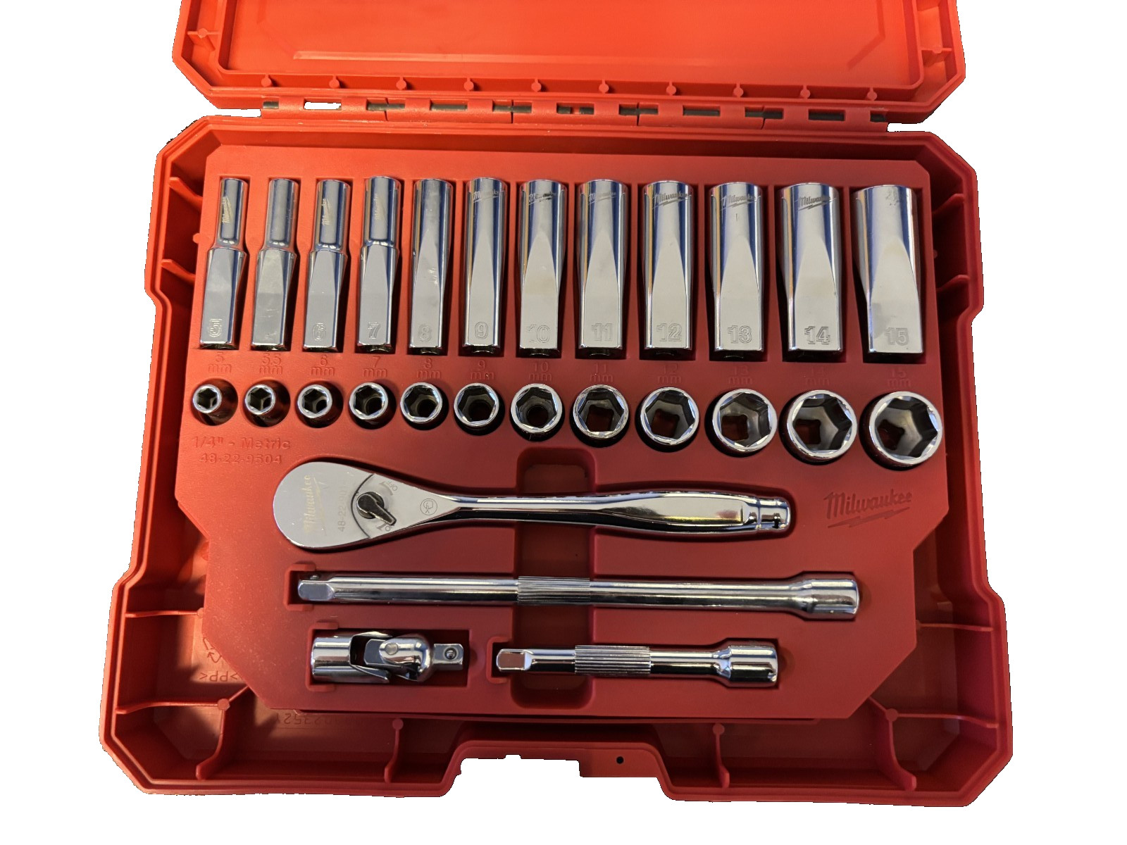 Milwaukee 48-22-9504 1/4 in. Drive 28 pc. Ratchet & Socket Set-Metric