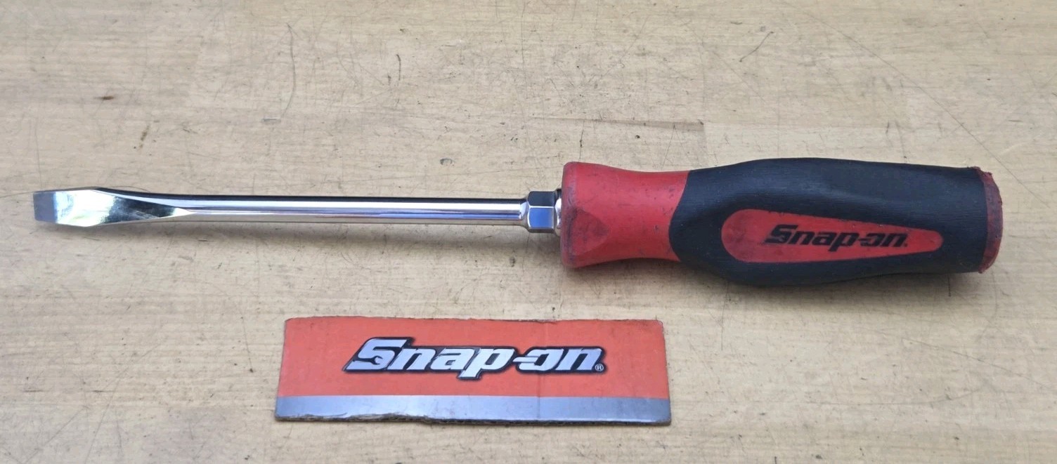 Snap On SGD6B- 5/16″ Flat Tip X 6″ Long Blade Soft Grip Screwdriver – New Blade