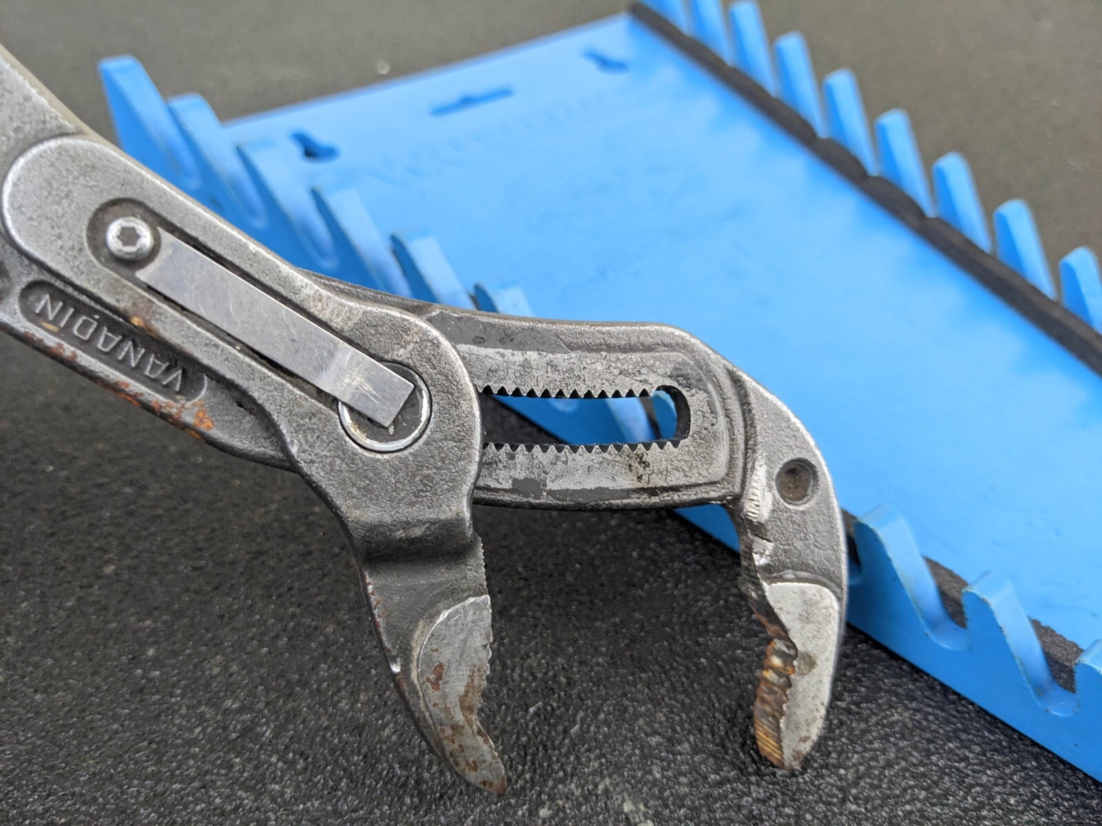 #bj076 Mac Tools P10C Knipex Cobra Self-Gripping 10in Pliers