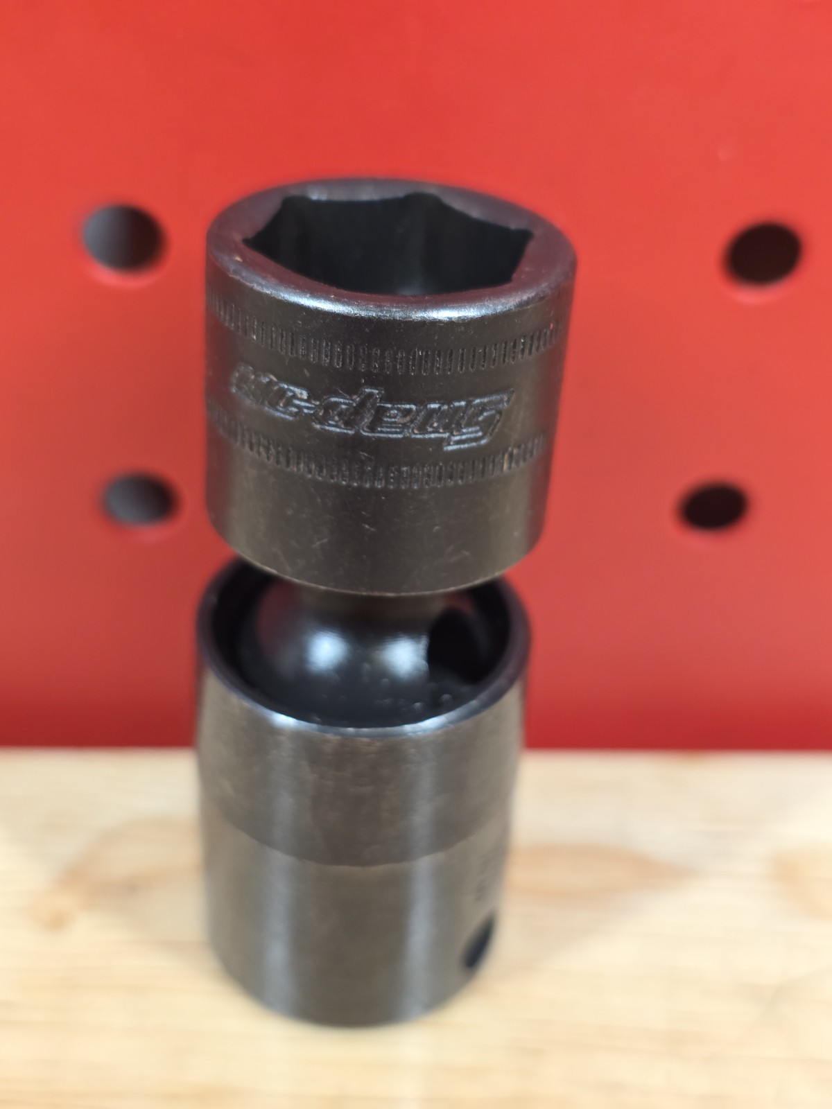 Snap-on Tools NEW IPFM17C 17mm 3/8″ Drive Metric 6-Point Impact Swivel Socket