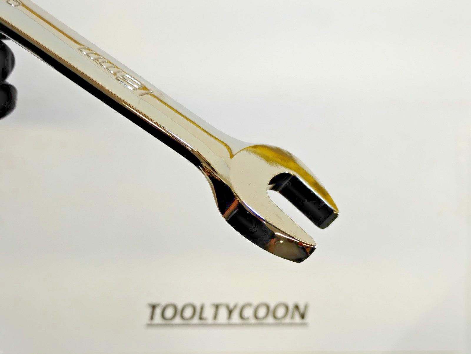 Snap-on Tools NEW 18mm Metric 0° Non-Reversing Ratcheting Combo Wrench OXRM18