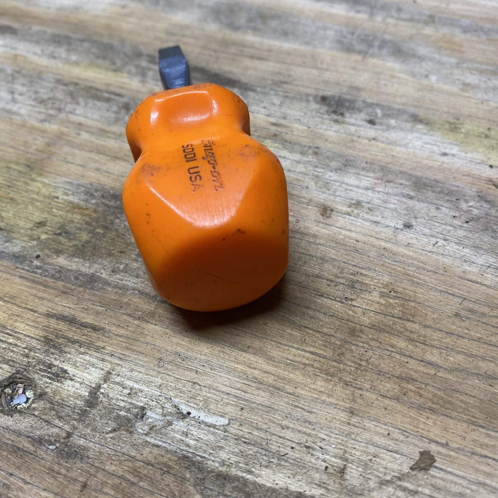 Snap On Tools Vintage Screwdriver SDD1 Orange Hard Handle Stubby Short Flat Head