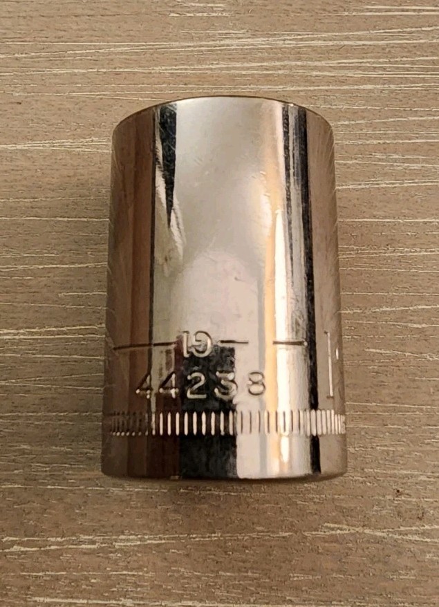 Craftsman USA 19mm Socket 12 Point 1/2″ Drive Inverted G1 44238