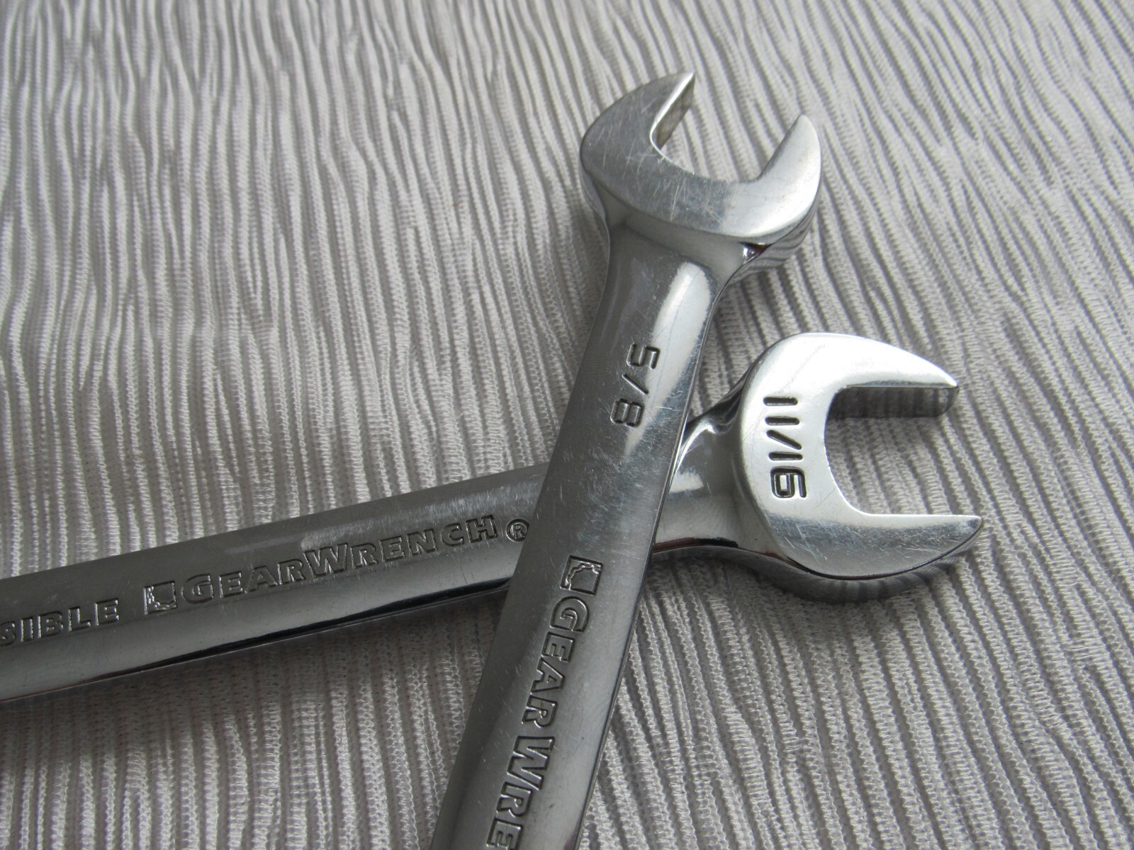 Lot Of 2 GearWrench Combination Ratcheting Wrenches Tools 5/8″ And 11/16″!
