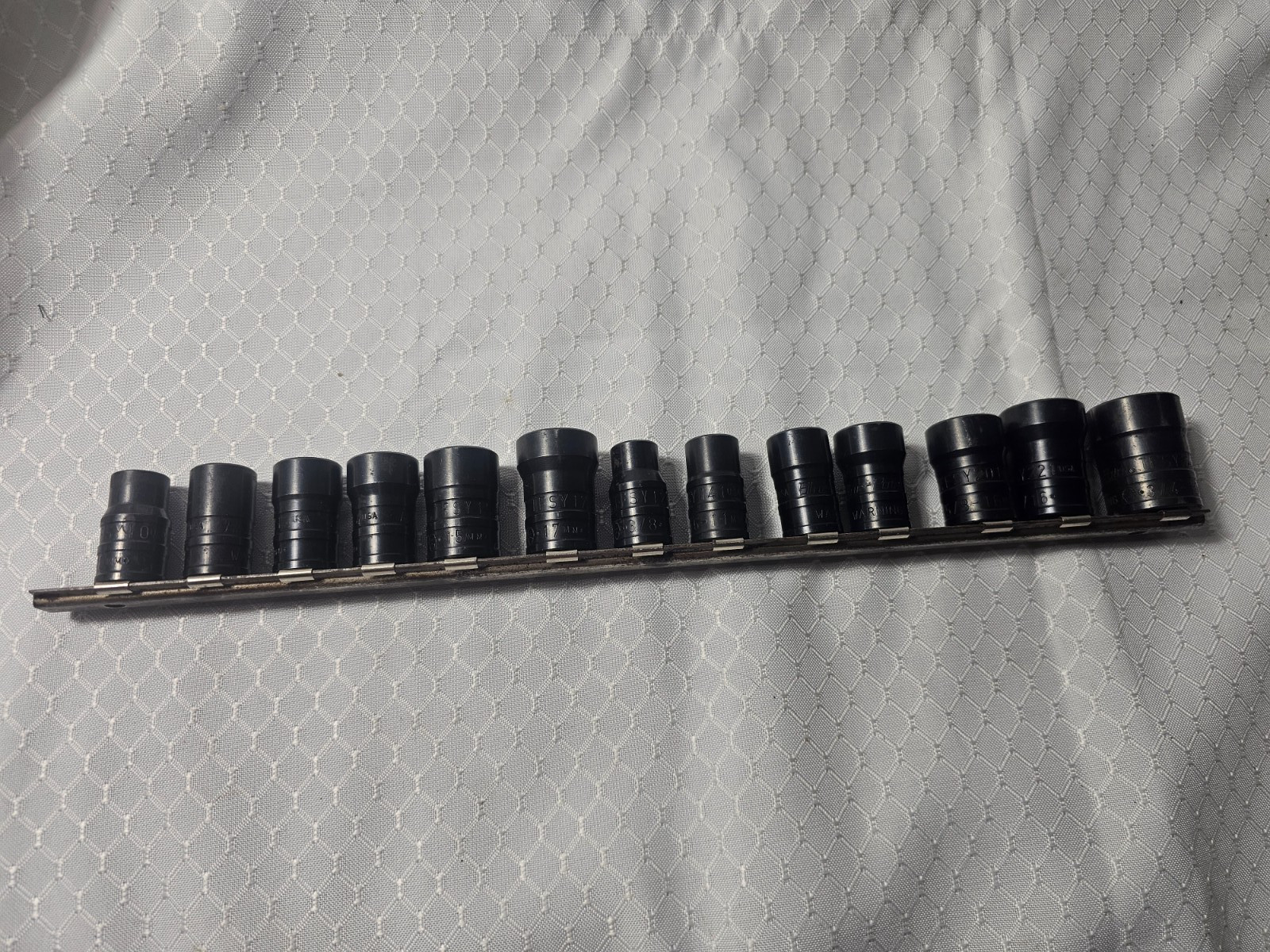Blue Point Tools TFSY ⅜» Drive Twist Socket SAE Standard & Metric set of 13