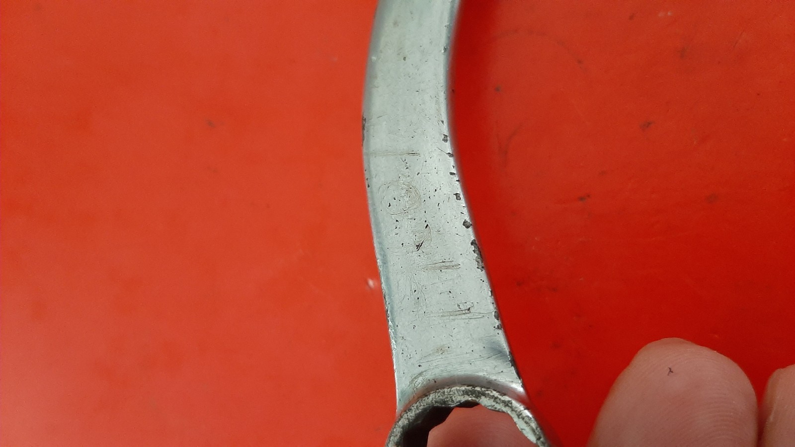 Snap-on 9/16″ x 5/8″ 12PT Half Moon Box End Obstruction Wrench CX1820 Engraved