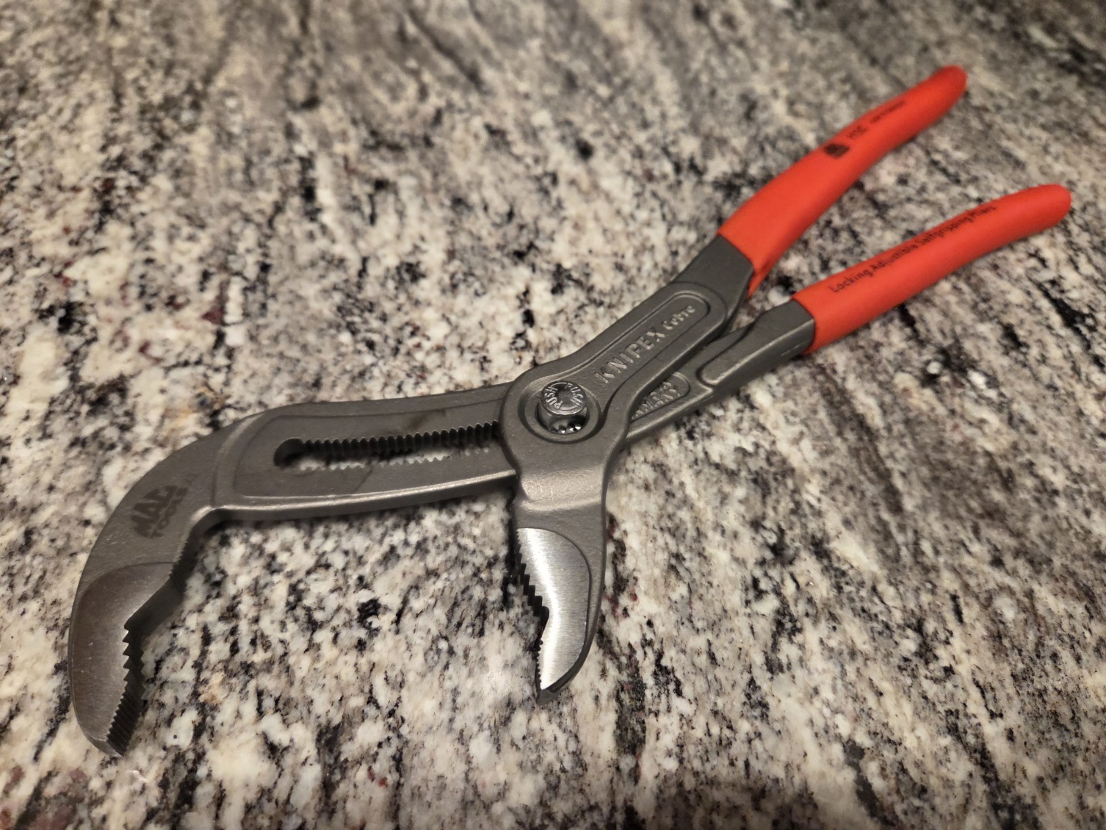 Mac Tools Cobra Self-Gripping Pliers 12″