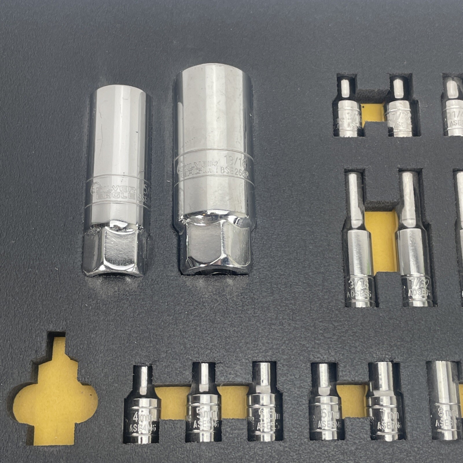 MATCO Silver Eagle 97 PC 1/4″ & 3/8″ Dr Socket, Extension & Ratchet W/Foam READ