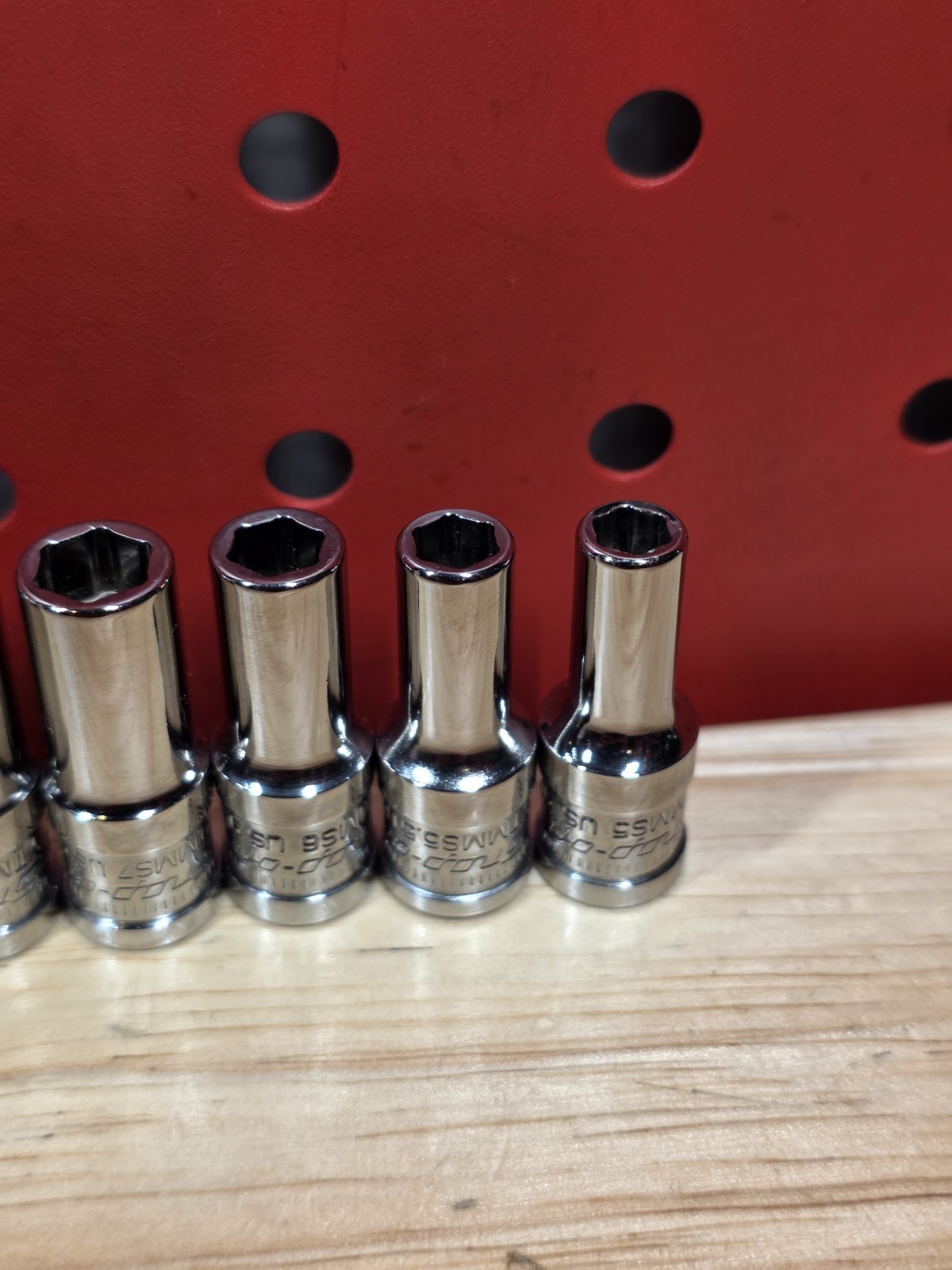 Snap-on 112YTMMSY 5mm-15mm 12-Piece 1/4″ Drive 6-Point Semi-Deep FDX Socket Set