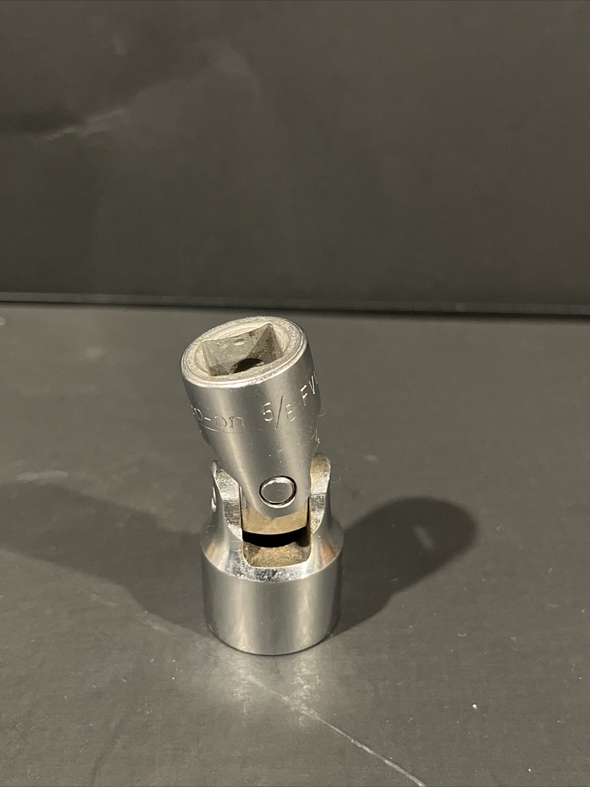 Snap On Tool FVU20 5/8″ Flank Drive Shallow Universal Socket 3/8″ Drive 12 Point