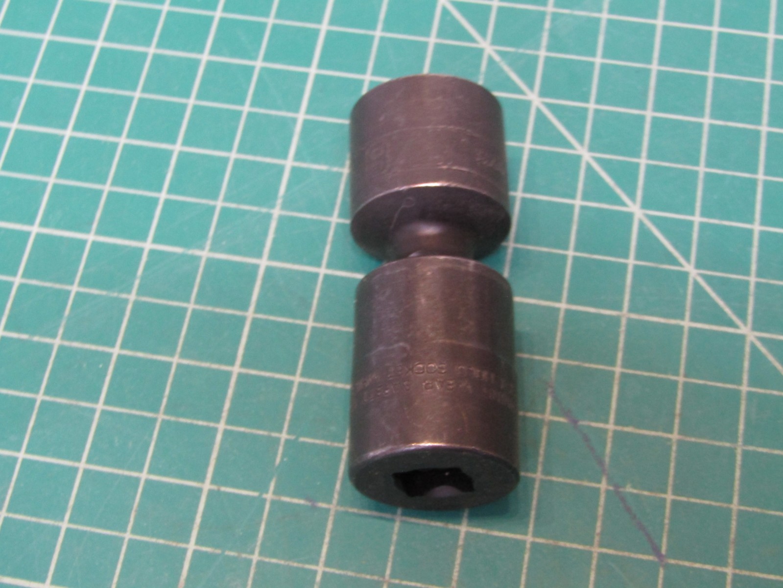 1 – Snap-on Tools IPL28C 1/2″ Drive 7/8″ SAE 6pt Impact Swivel Socket USA. NEW