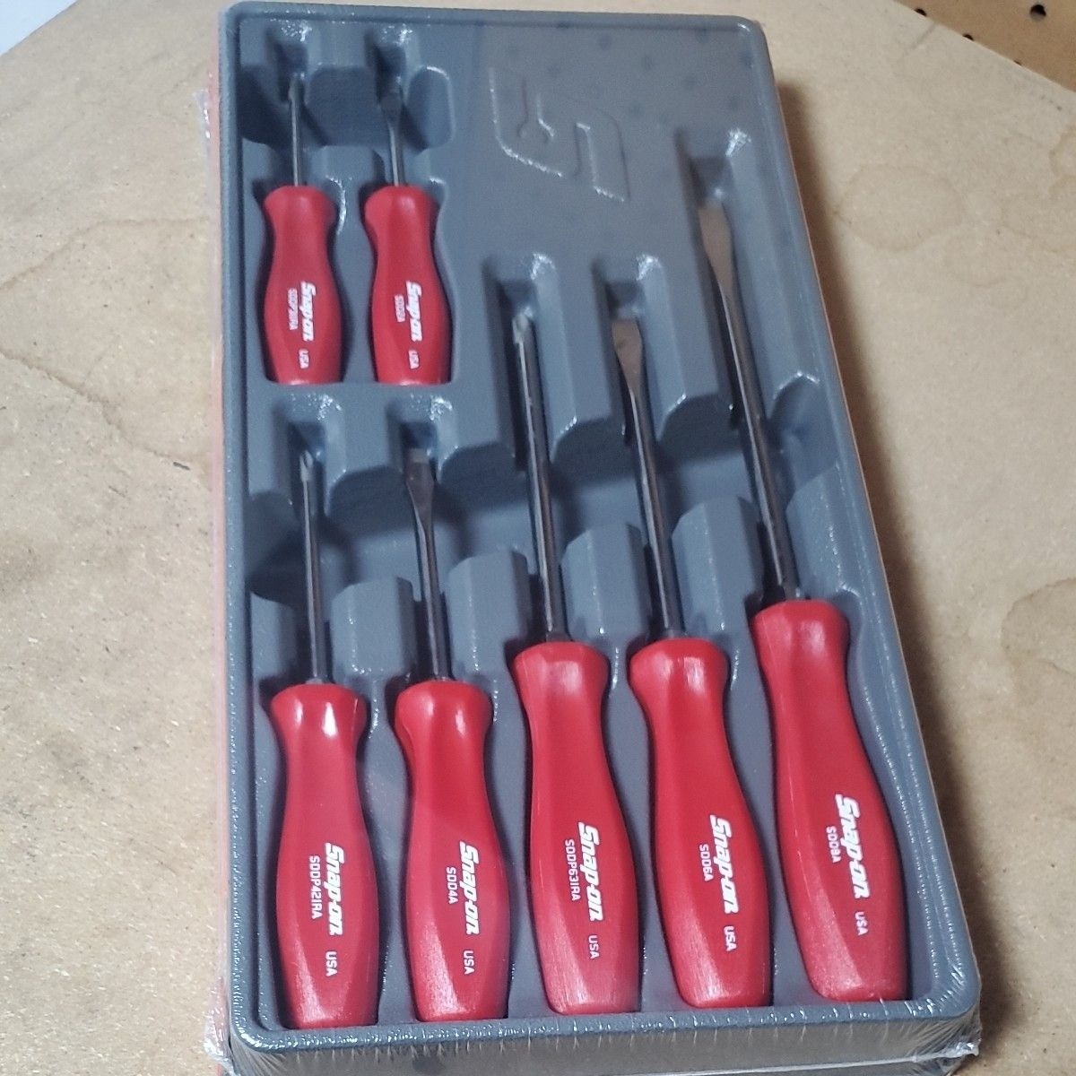 Snap On Screwdriver Set, Combination 7 Pcs. RED HARD HANDLES SDDX70AR NEW