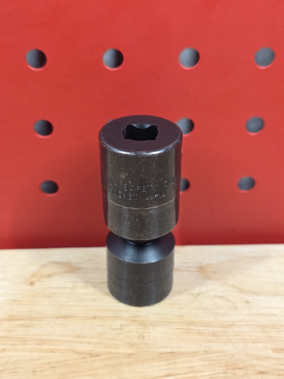 Snap-on Tools NEW IPFM17C 17mm 3/8″ Drive Metric 6-Point Impact Swivel Socket