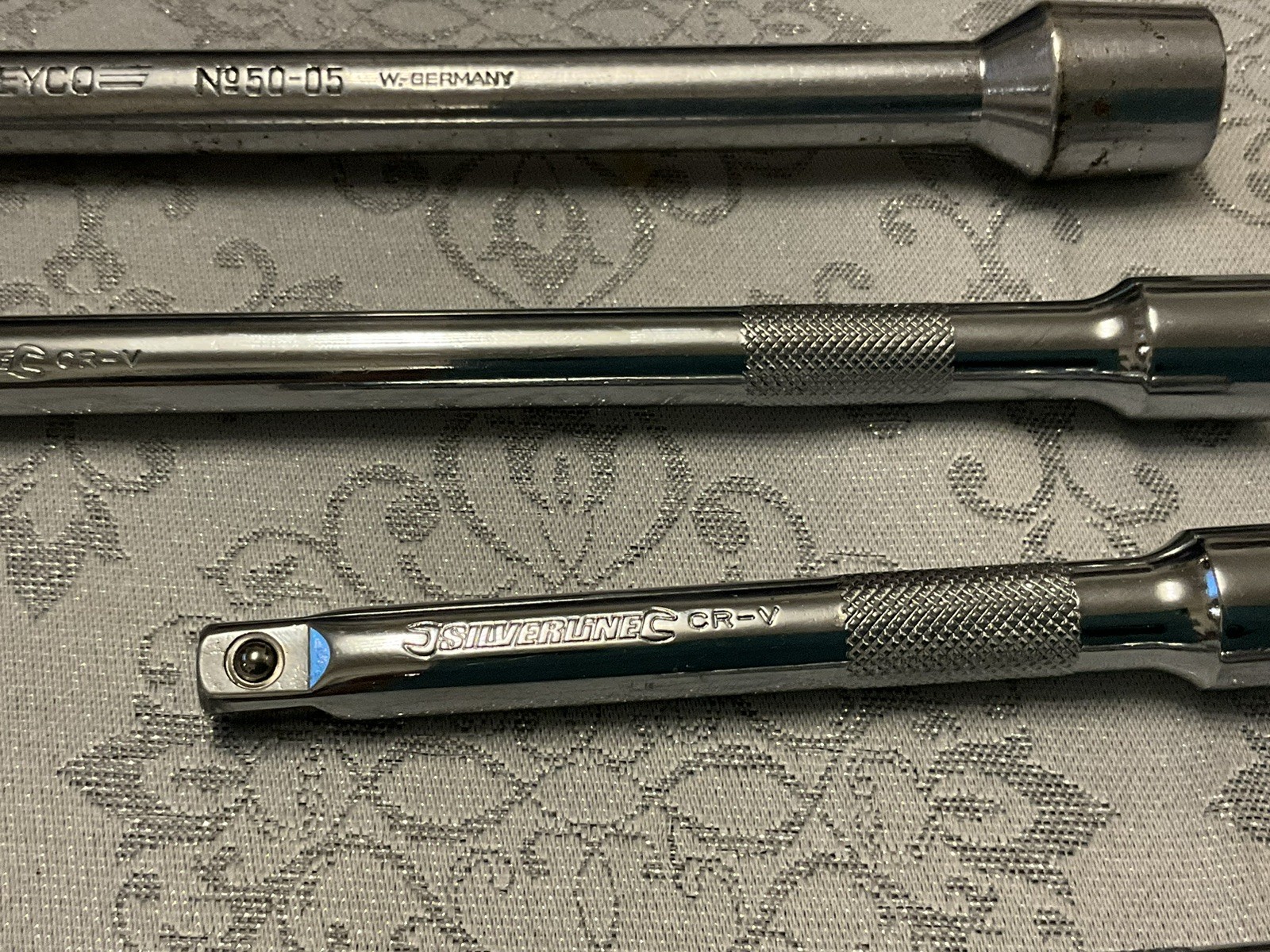 4 X SOCKET EXTENSION BARS. HEYCO 1/2 X 250MM, SILVERLINE 3/8 250MM & 125MM + +