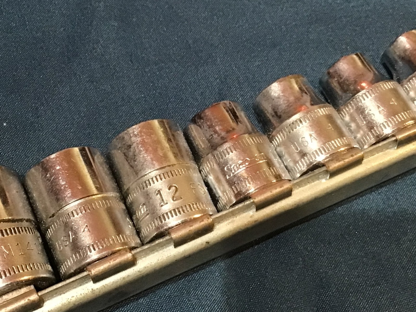 Vintage Set of x12 SNAP-ON METRIC SOCKETS 6pt #8-9-10-11-12-13-14-15-16-17-18-19