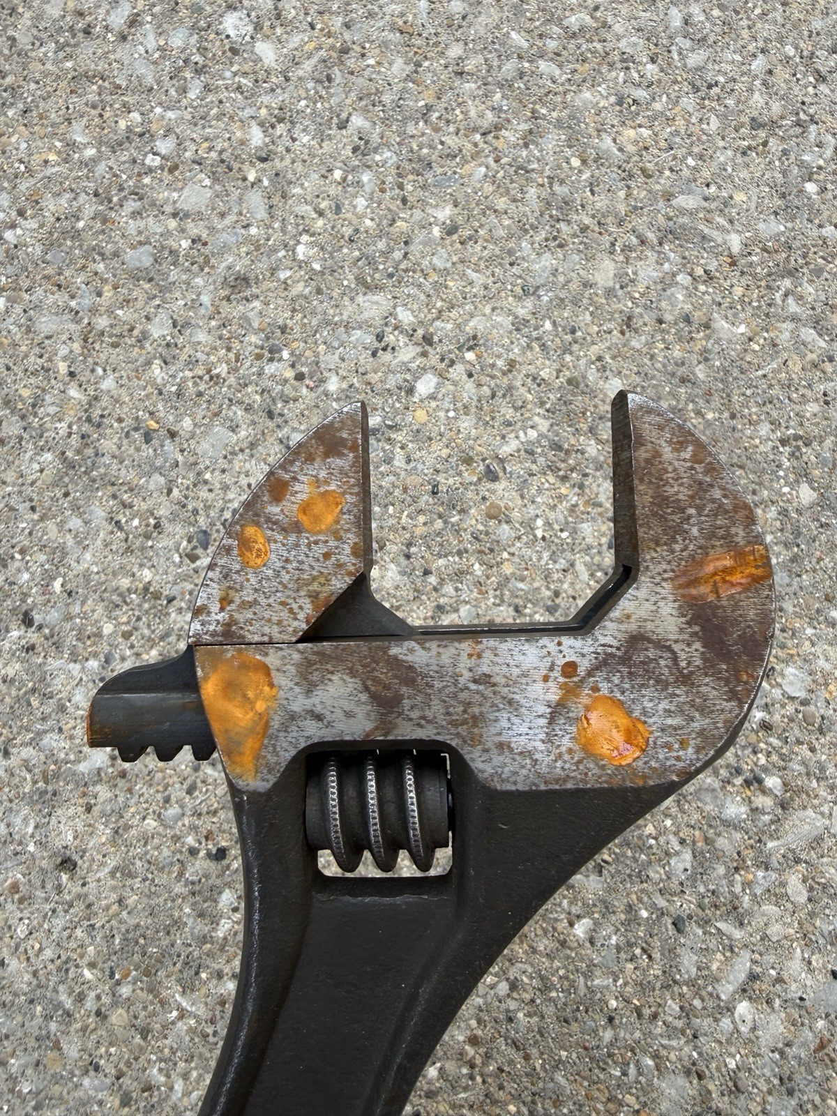 URREA 715-S 15” Black Industrial Finish Adjustable Wrench, Surface Rust