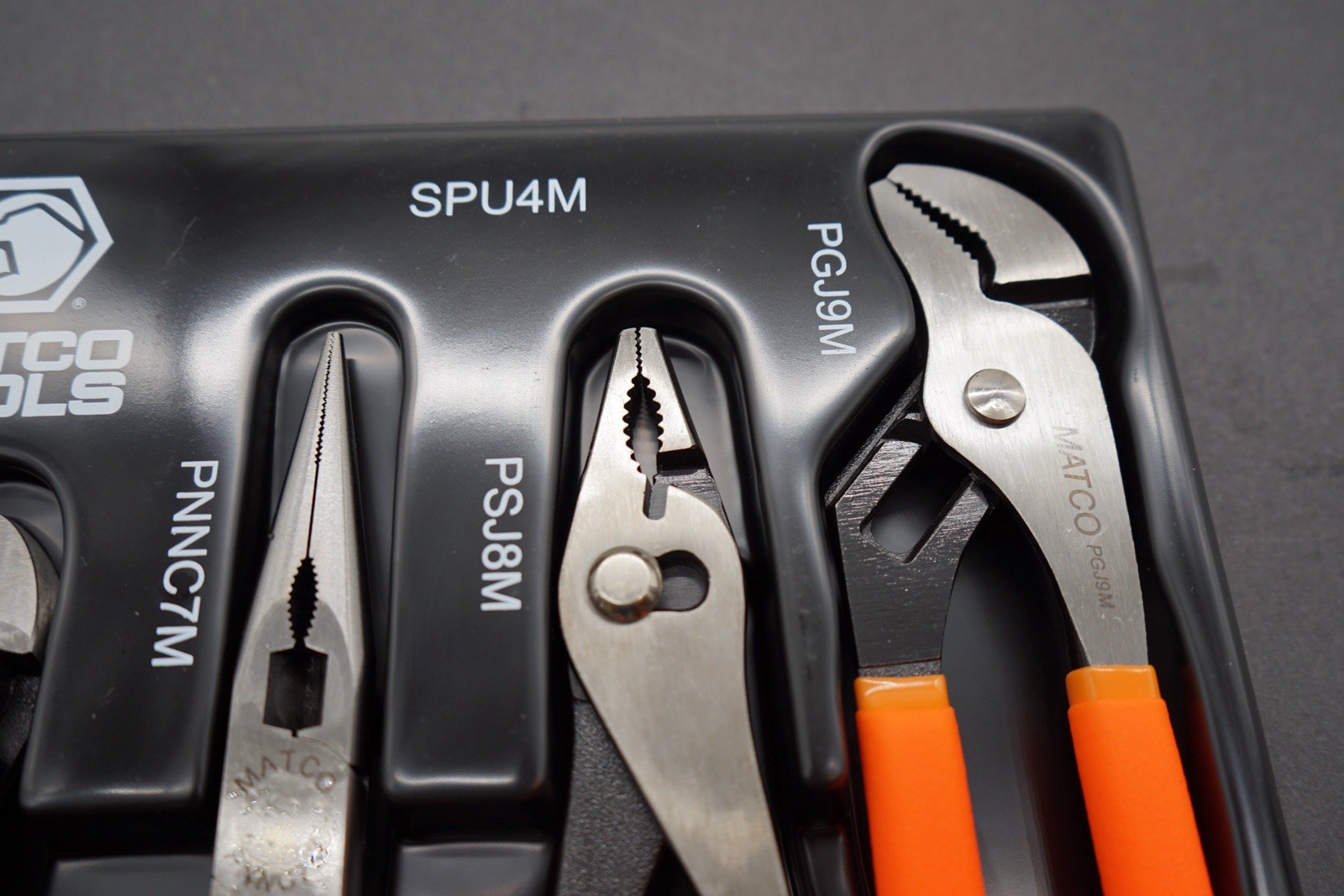 Matco Tools Pliers Universal Set 4-Pieces SPU4M ( Orange ) & Plier Rack PRACKBLK